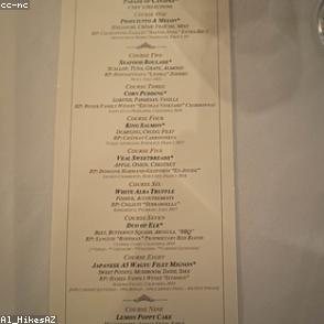 Restaurant Cheff mounting a dish
